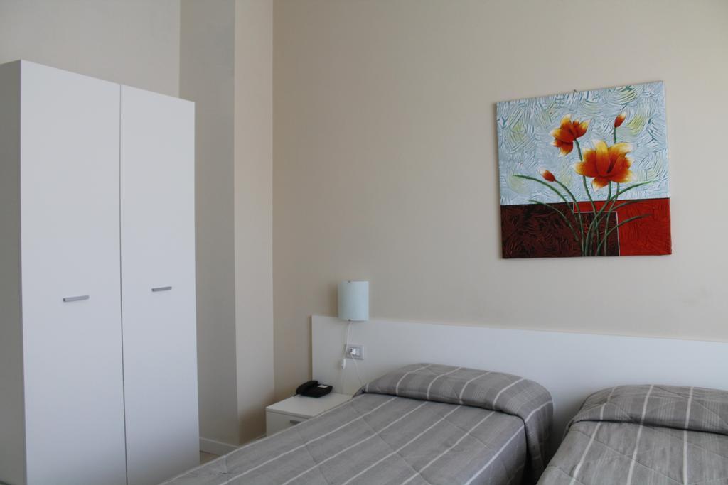 Hotel Cremona Viale Room photo