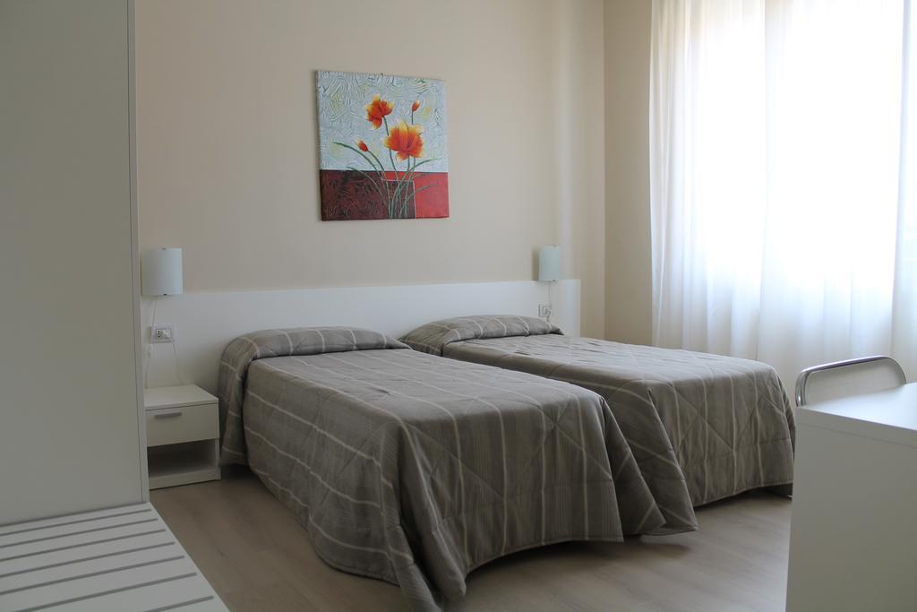 Hotel Cremona Viale Room photo