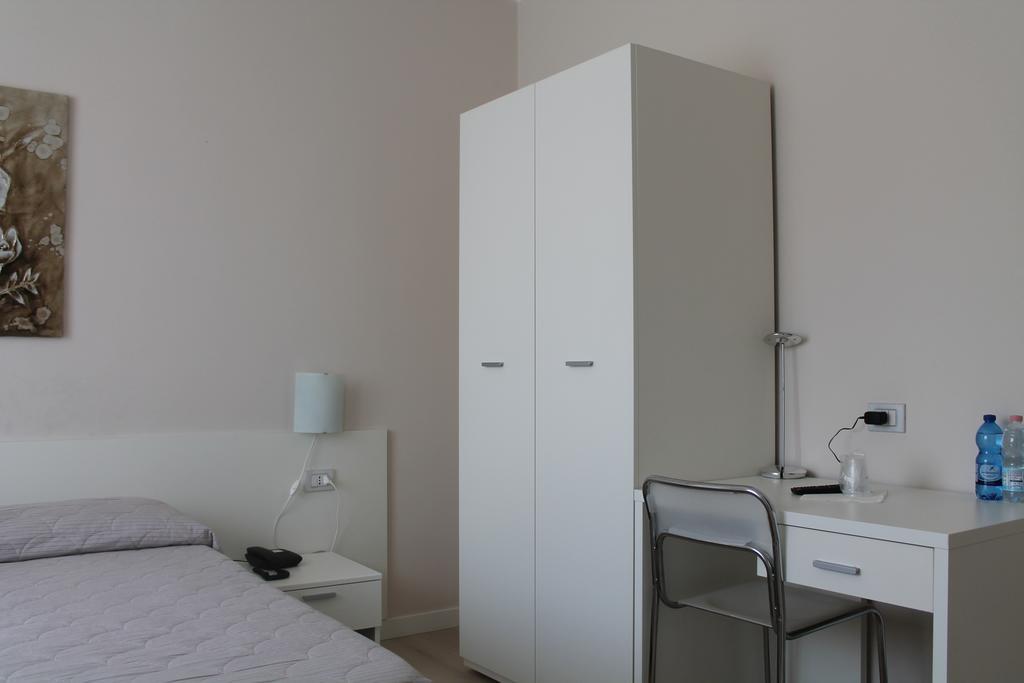 Hotel Cremona Viale Room photo