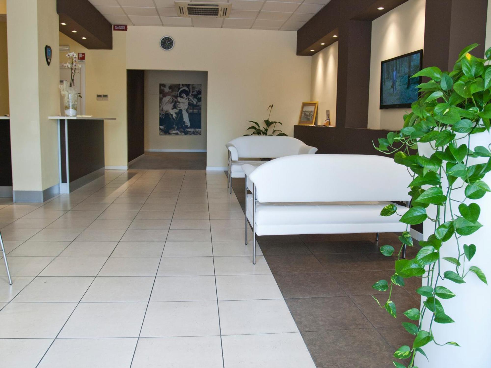 Hotel Cremona Viale Exterior photo