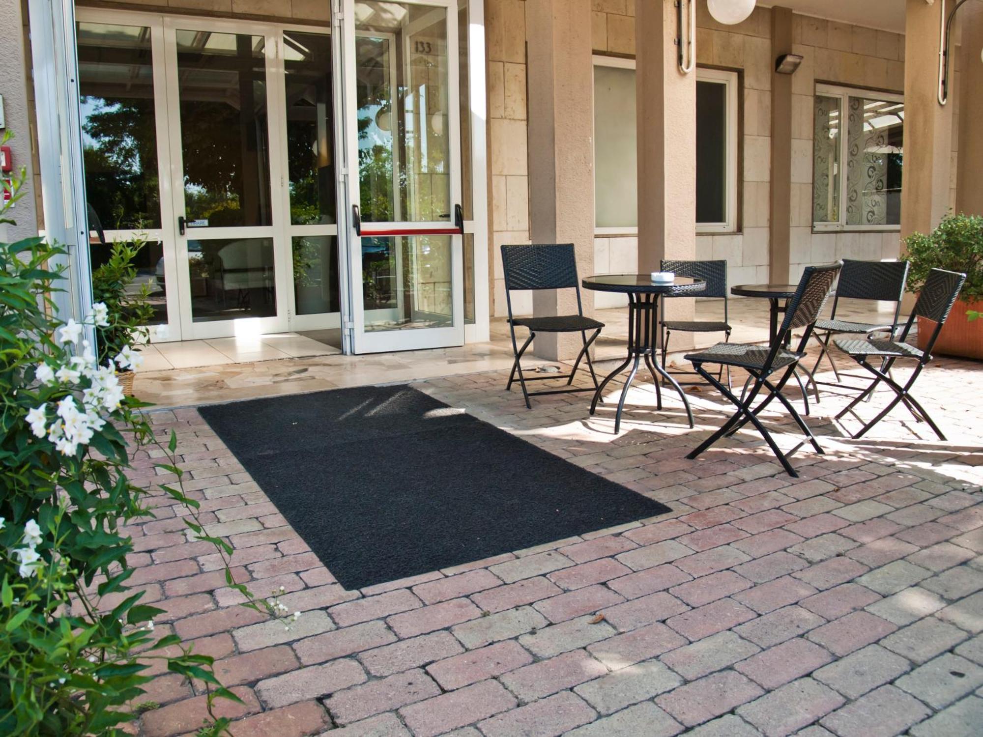 Hotel Cremona Viale Exterior photo